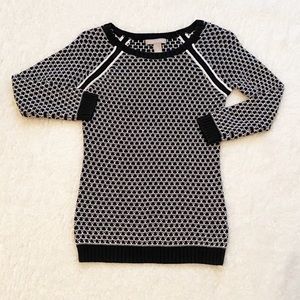 Banana Republic Black & Cream Sweater Size XS